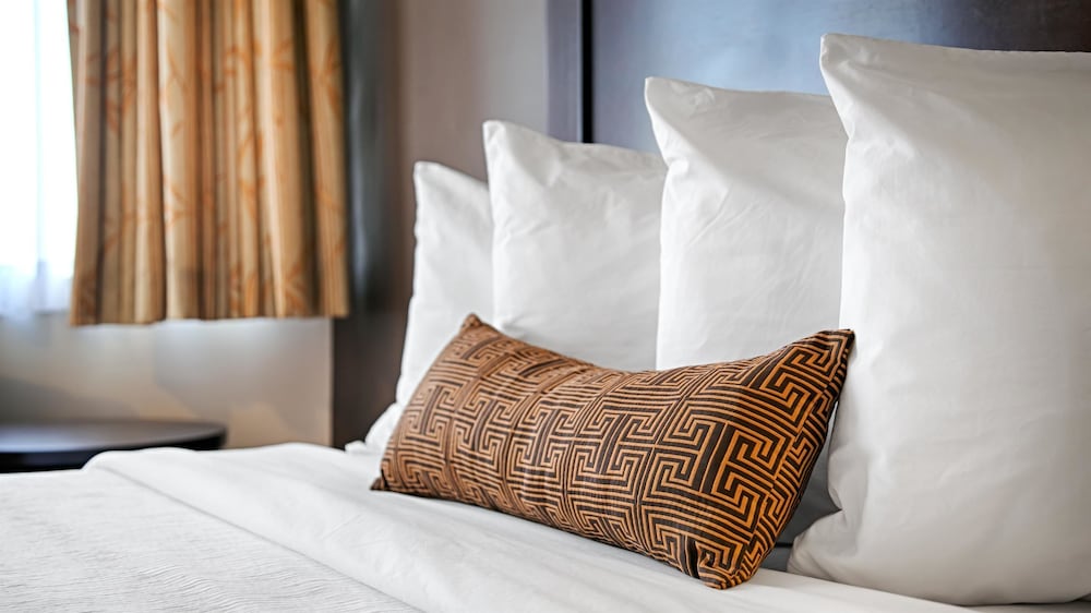 Best Western Plus Dragon Gate Inn - photo 4