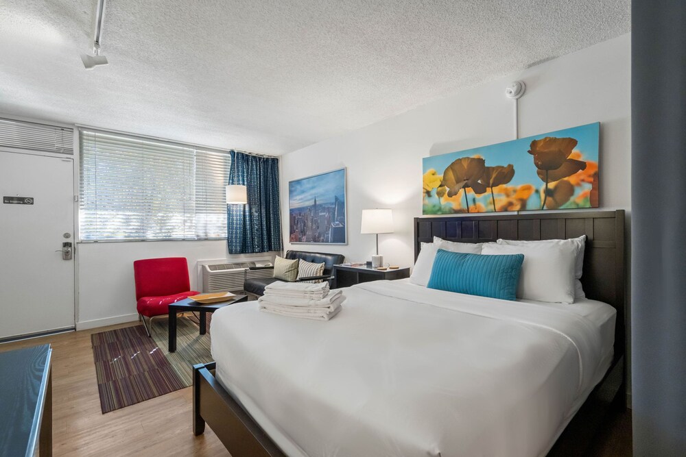 CPD Safe Clean Studio w Free Parking Near Shepherd Center - photo 45