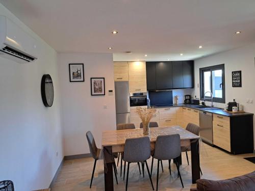 Pacific Green 80m2 Clime 2 Big Suites Parking Prive 2 Cars Jardin Confort — hotel in Chalifert