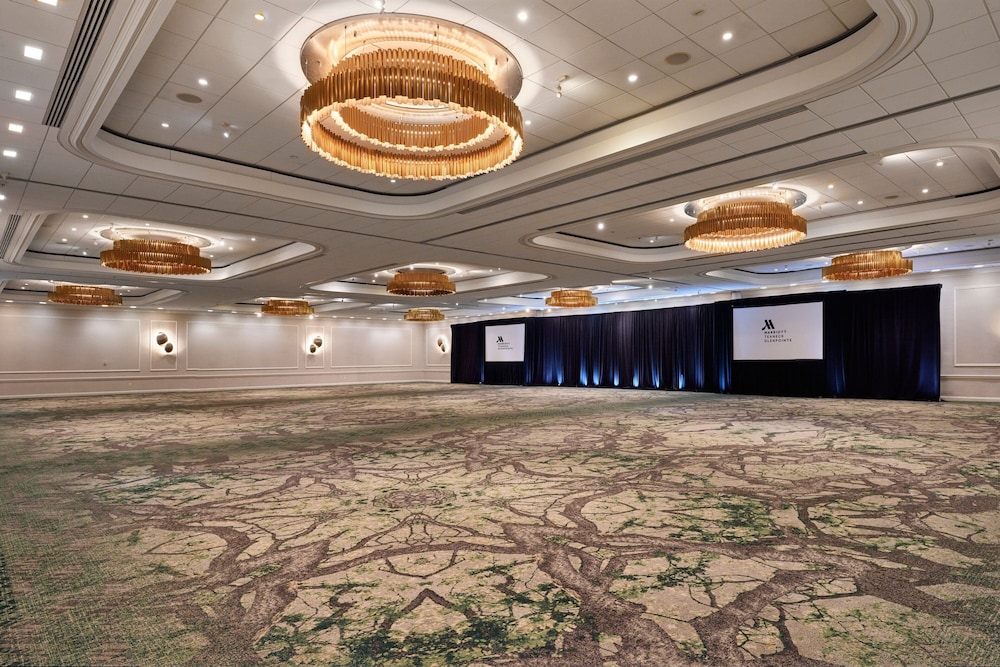 Teaneck Marriott at Glenpointe - photo 38