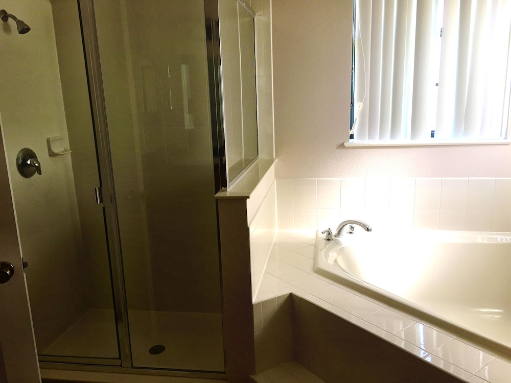Florida Finesse Property Management - photo 2