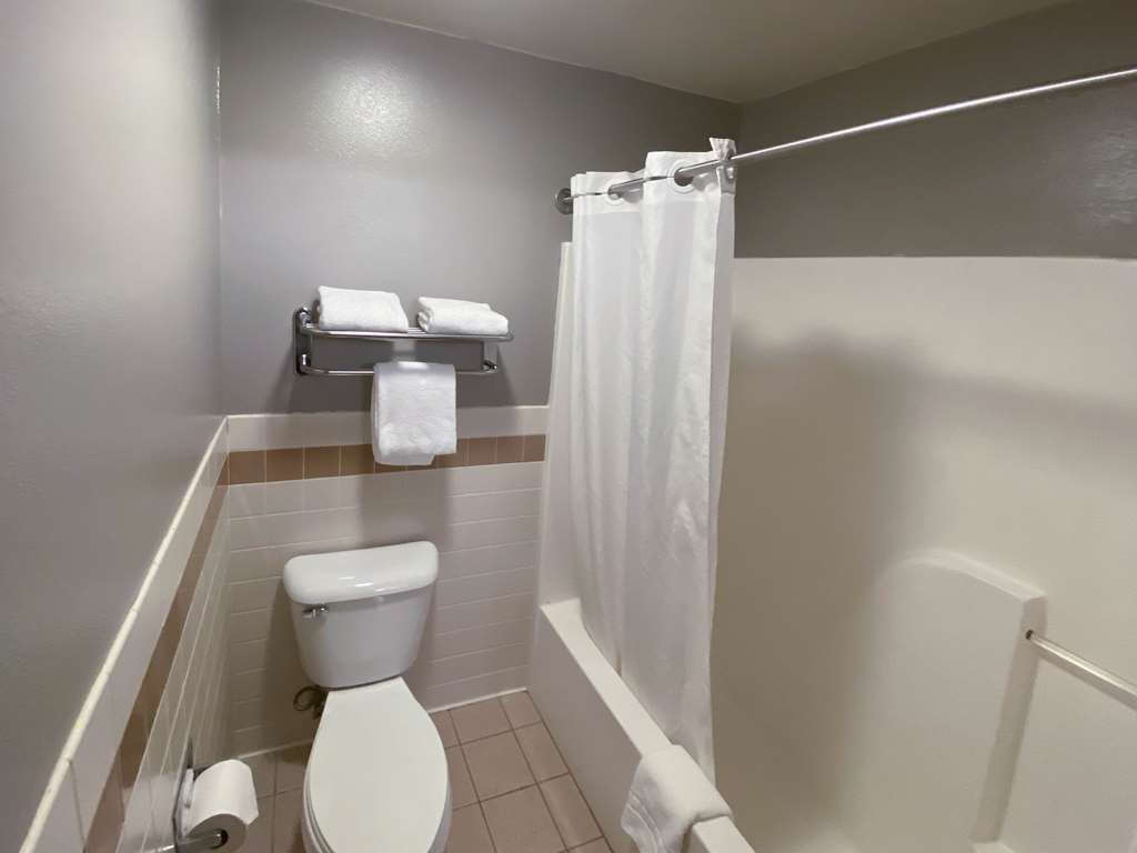 Motel6 Norway MI - photo 14