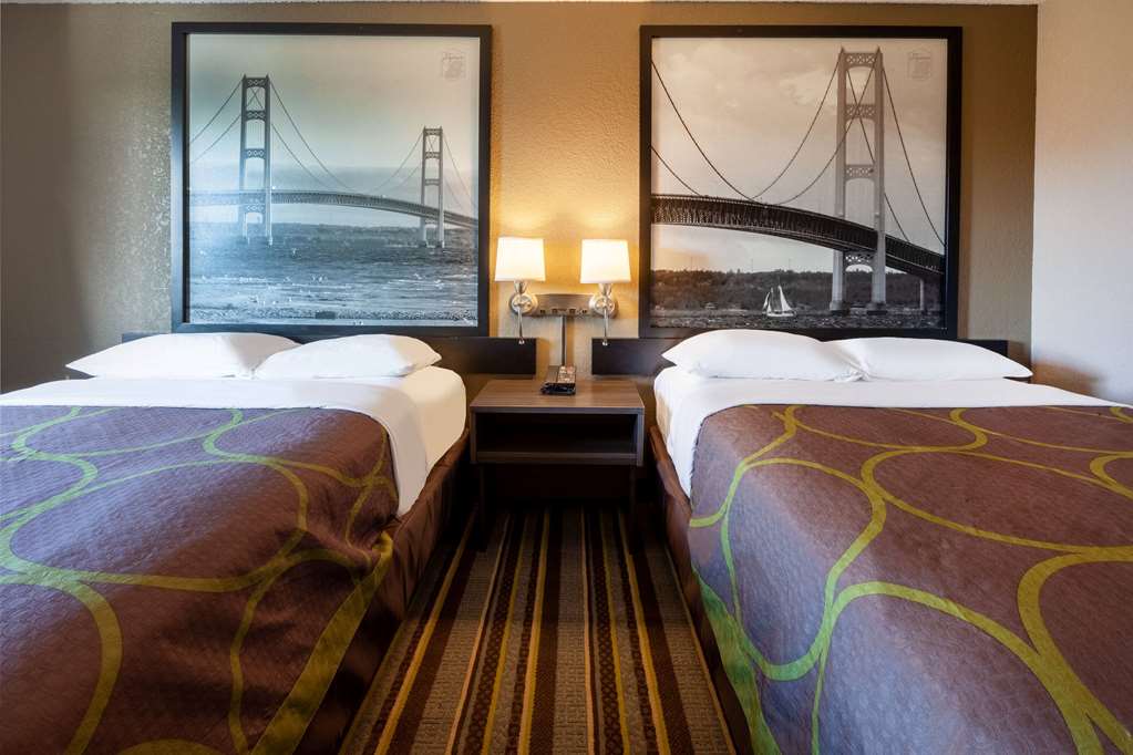 Super 8 by Wyndham Roseville Detroit Area - photo 12