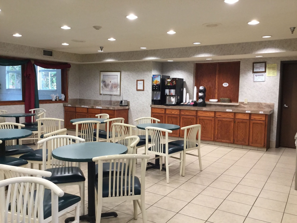 Americas Best Value Inn & Suites St. Louis St. Charles Inn - photo 27
