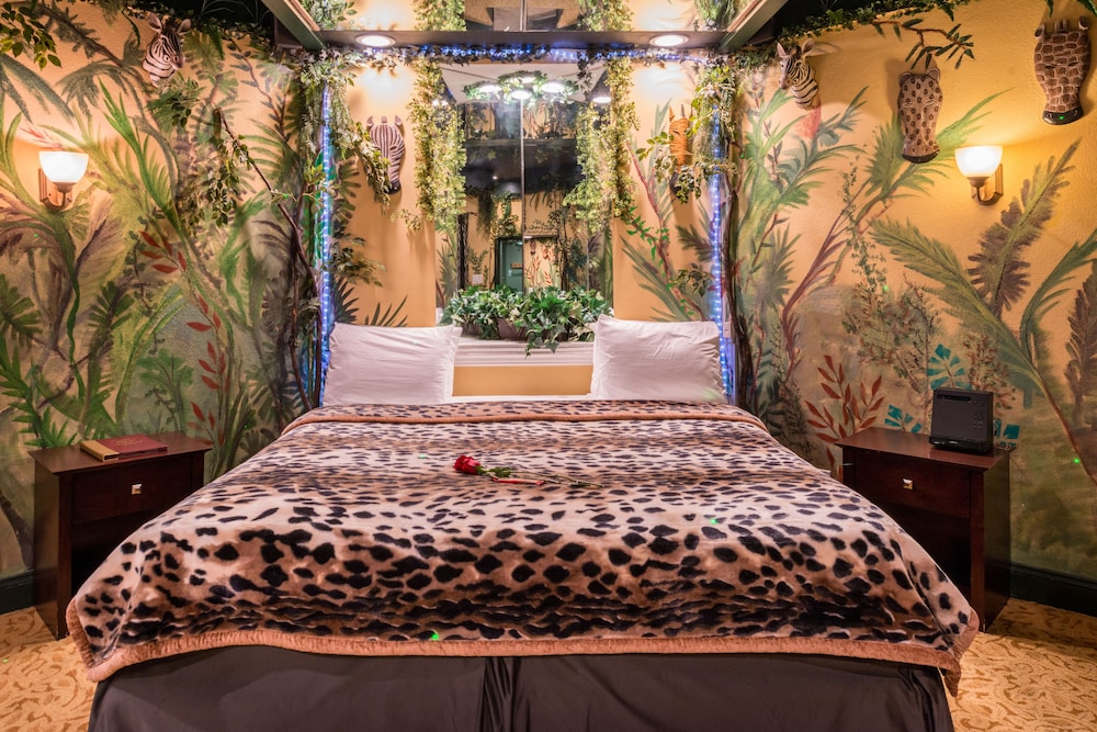 Inn of the Dove Romantic Suites with Jetted Tub & Fireplace - photo 46
