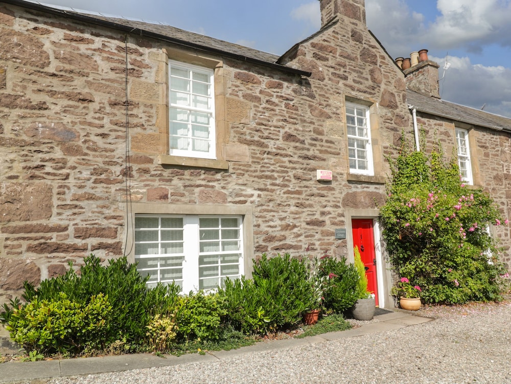 Greystones Cottage — 4-Star Luxury Hotel in Crieff, United Kingdom