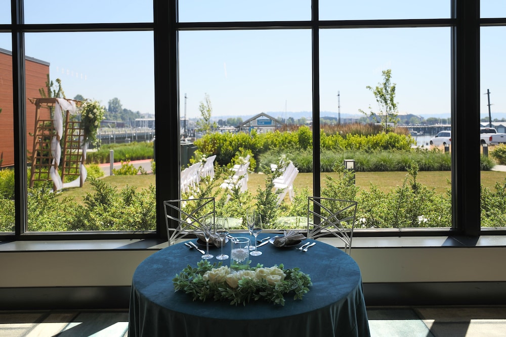 Hotel Indigo Everett Waterfront Place by IHG - photo 51