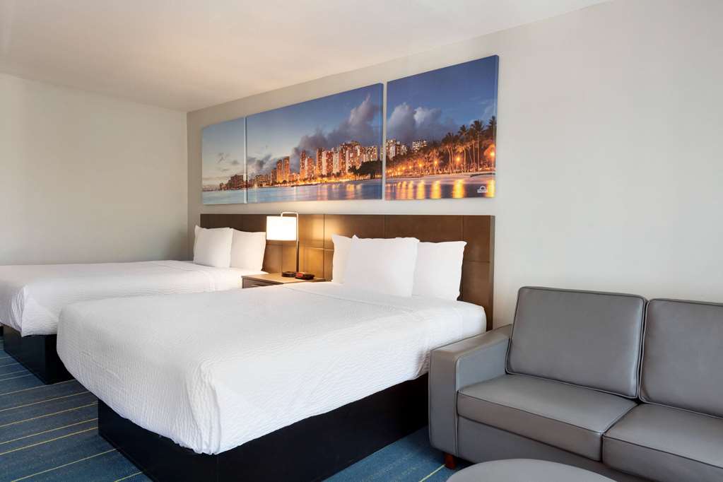 Days Inn & Suites by Wyndham Anaheim At Disneyland Park - photo 19