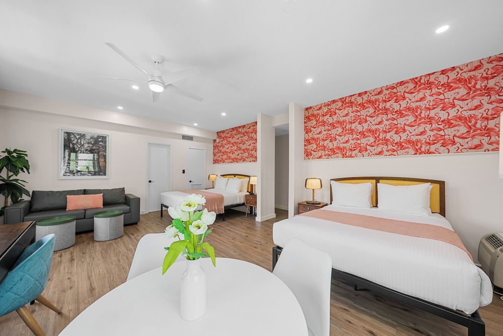Greenview Hotel by Lowkl - photo 12