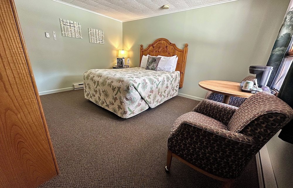 White Mountain Motel And Cottages - photo 10