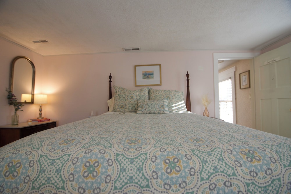 Inn at Oriental - photo 22