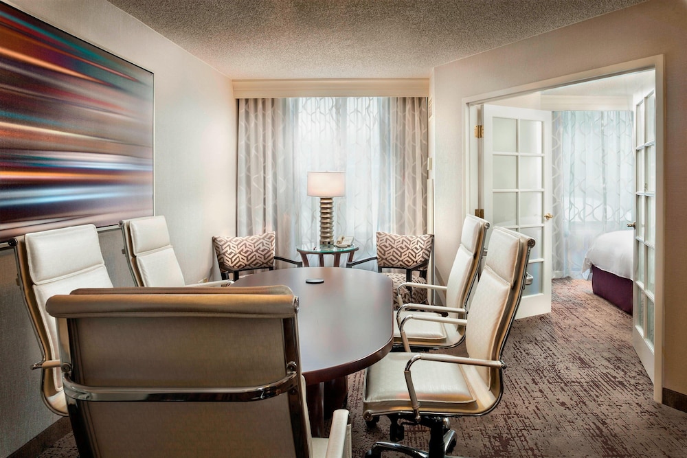Chicago Marriott Suites Deerfield - photo 11