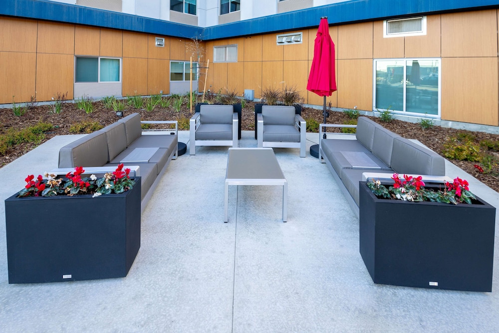 Hampton Inn by Hilton Selma - photo 48