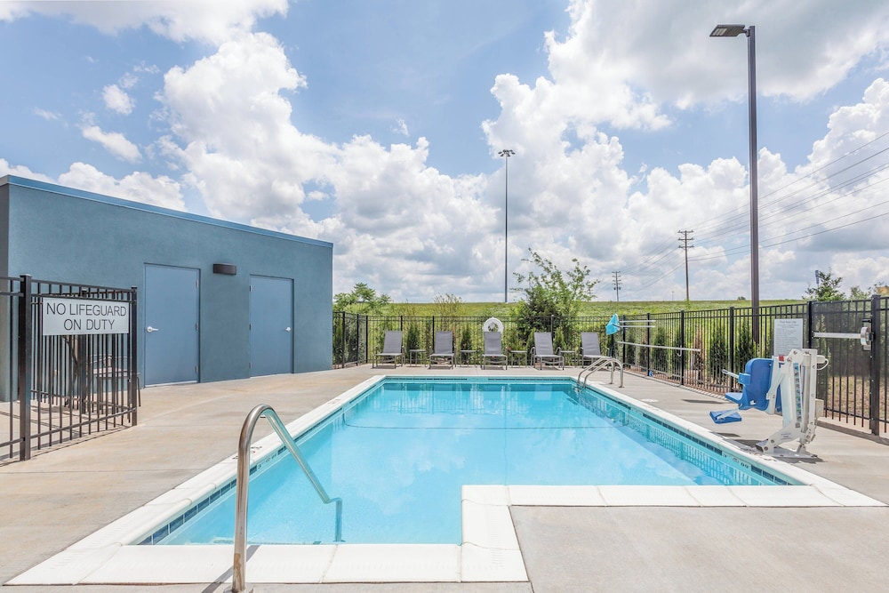 Fairfield Inn & Suites by Marriott Lebanon - photo 16