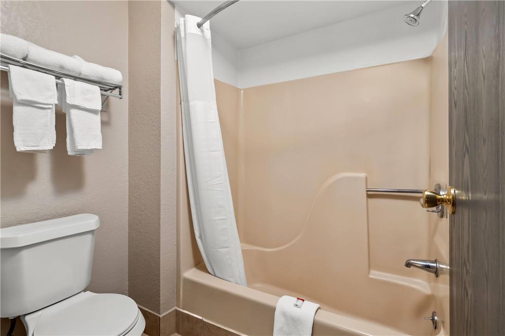 Days Inn by Wyndham Whitmore Lake Ann Arbor Brighton - photo 25