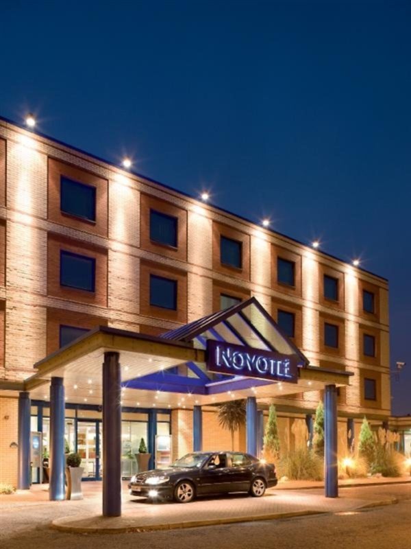 Novotel London Heathrow Airport M4 Jct 4 — 4-Star Luxury Hotel in London, United Kingdom