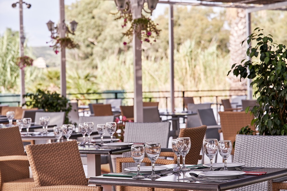 מזון ומשקאות