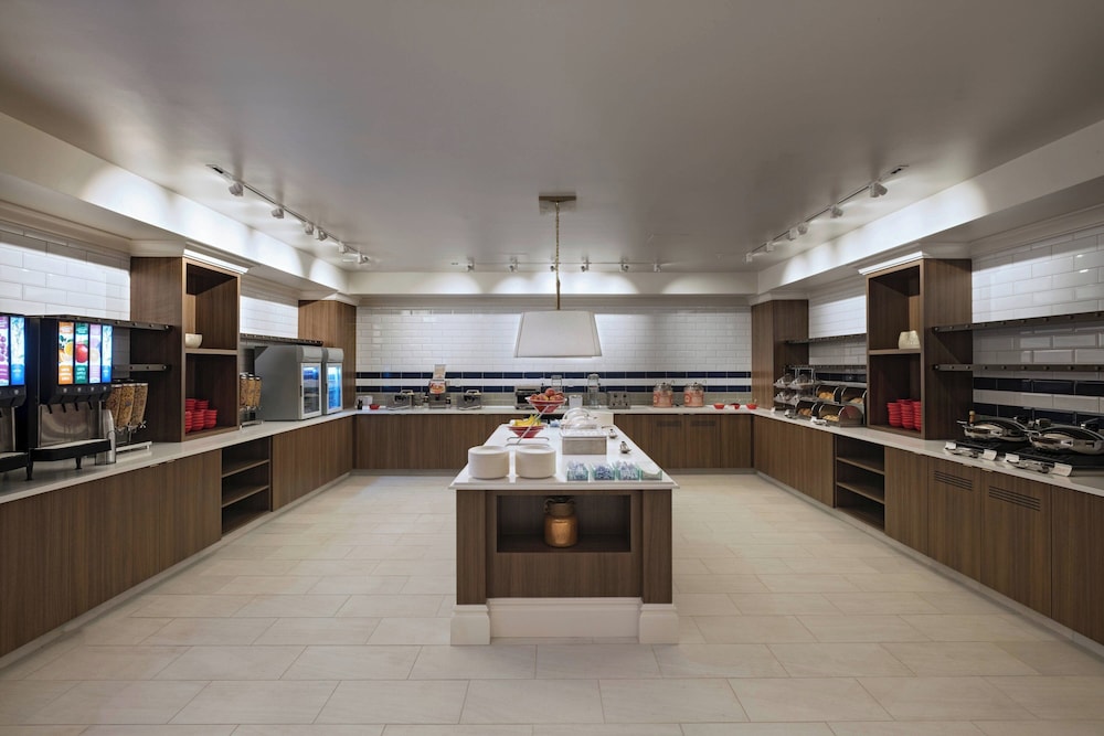 TownePlace Suites by Marriott San Diego Airport Liberty Station - photo 36