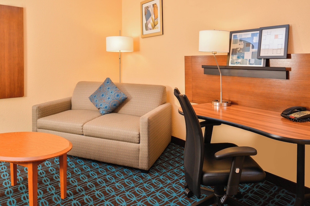 Fairfield Inn & Suites By Marriott Beaumont - photo 16