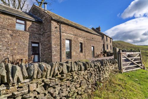 Finest Retreats Blackclough Farmhouse at Blackclough Farm — 4-Star Luxury Hotel in Buxton, United Kingdom