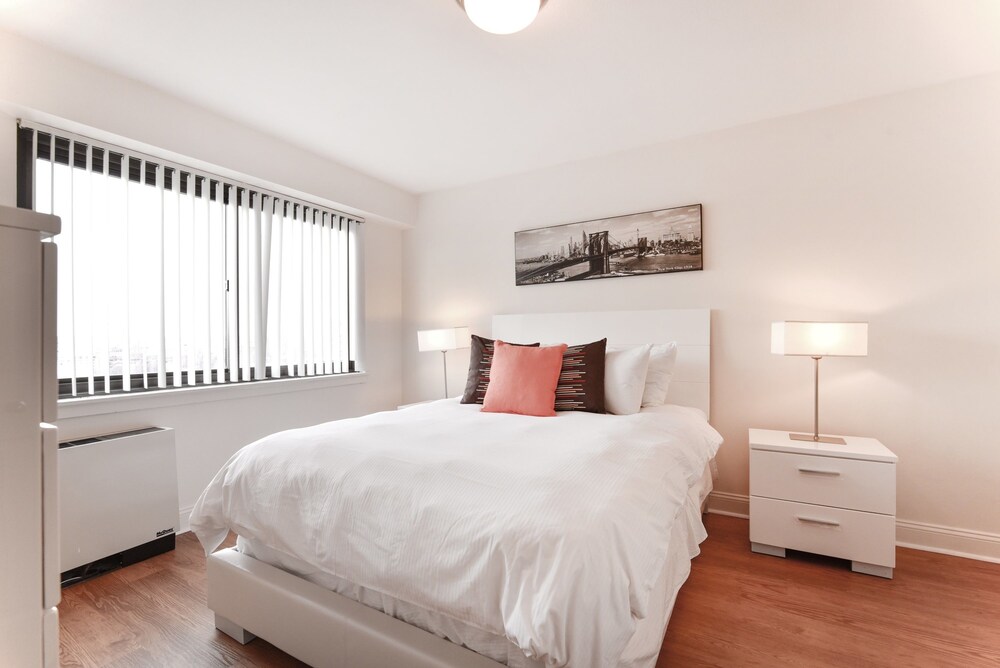 Global Luxury Suites At Emerson Place - photo 8