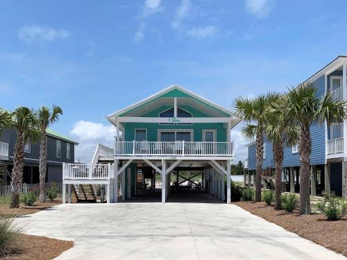 4 Shore — 4-Star Luxury Hotel in Gulf Shores, United States
