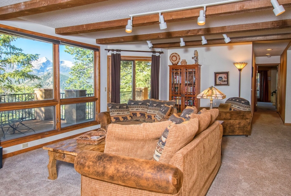 Cedar Lower Luxury Vacation At Windcliff 2 Bedroom Home by RedAwning — 4-Star Luxury Hotel in Estes Park, United States