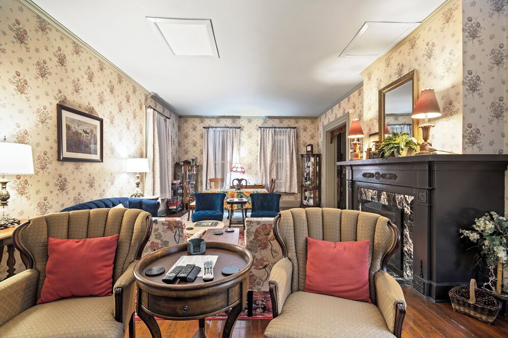 Loganberry Inn - featured photo