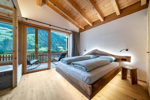 Lagar Apartement Struzer Michele — 4-Star Luxury Hotel in San Martino In Passiria, Italy