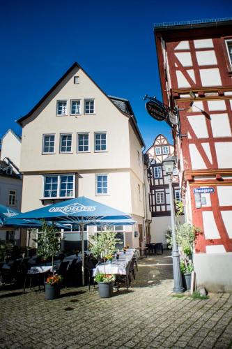 Designapartment im Herzen der Altstadt 7 Guests 3 Bedrooms 2 Bathrooms — 4-Star Luxury Hotel in Limburg An Der Lahn, Germany