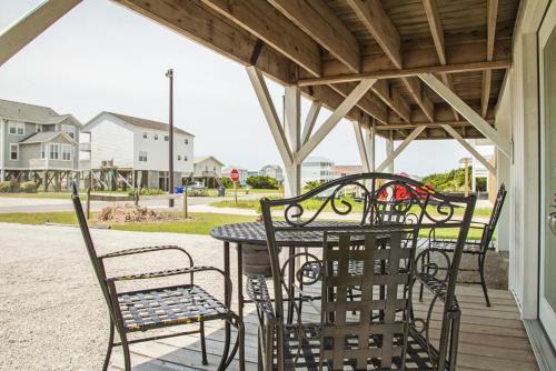 Sunkissed 2 by Oak Island Accommodations - photo 22