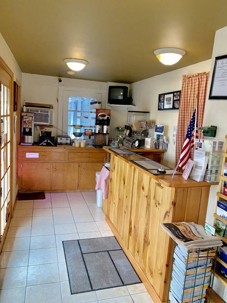 American Inn Lee - photo 18