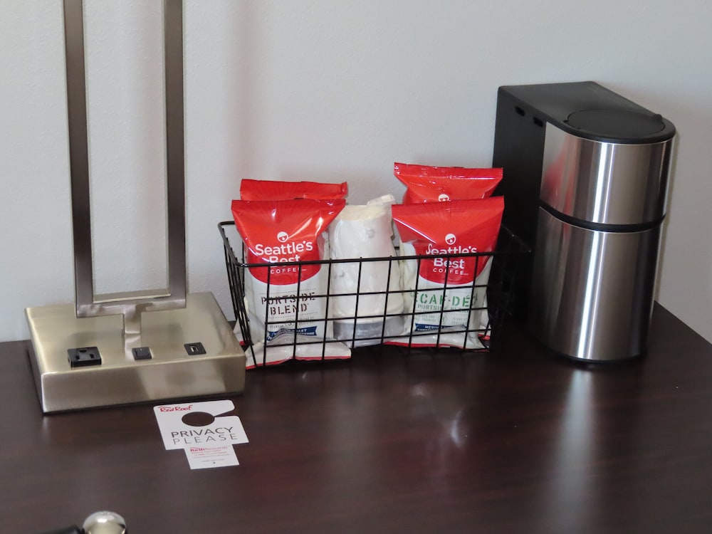 Red Roof Inn Plus & Suites Erie - photo 26