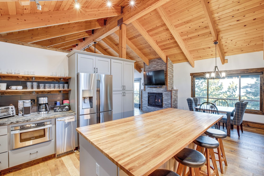 Stateline Mountain Cabin: 3 Mi to Heavenly Resort - featured photo