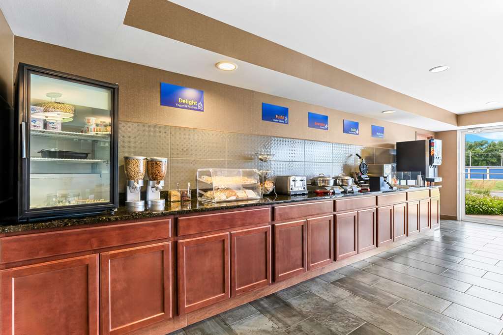 Best Western Legacy Inn & Suites Beloit South Beloit - photo 22