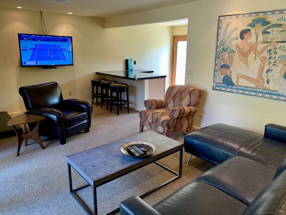 Atrium Palm Springs Gay Men's Resort - photo 14