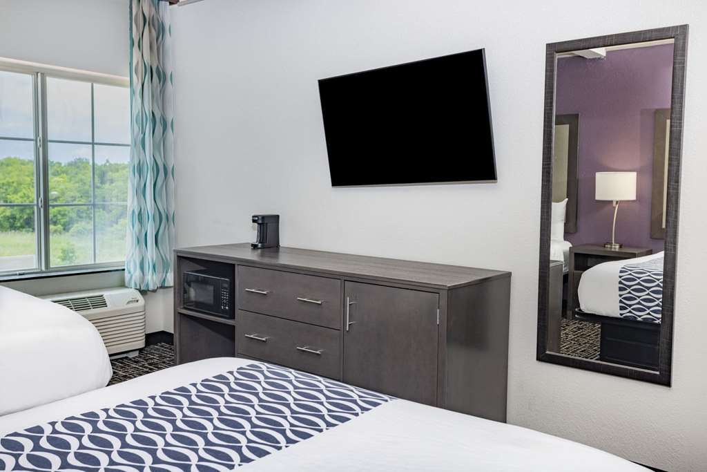 La Quinta Inn & Suites by Wyndham Norfolk - photo 10