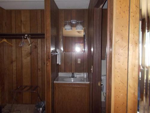 The Atomic Inn - photo 2