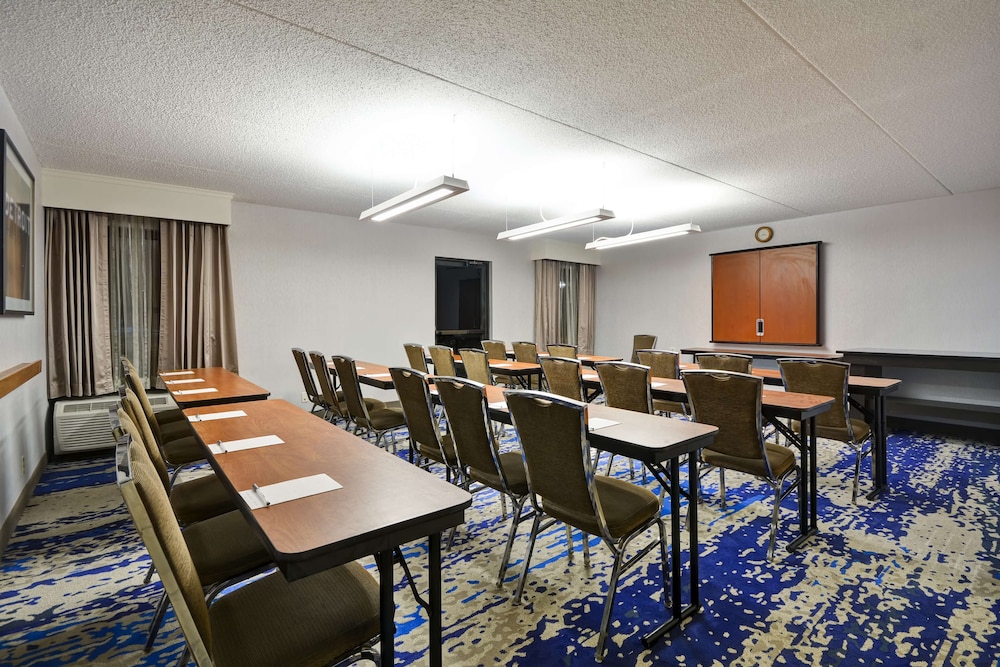 Hampton Inn Detroit Northville - photo 26