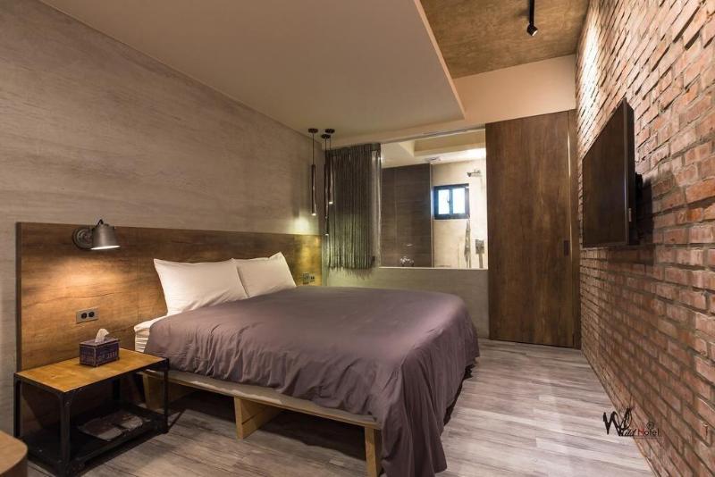 Wild Hotel — Magong