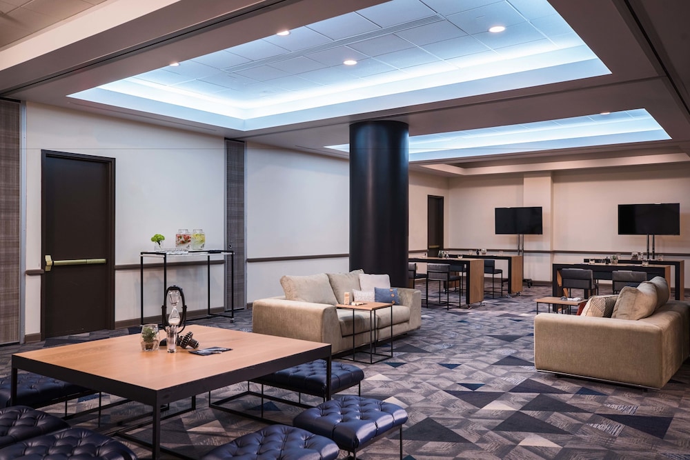 Renaissance Toledo Downtown Hotel - photo 12