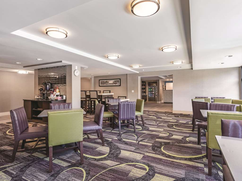 La Quinta Inn & Suites by Wyndham Salem NH - photo 41