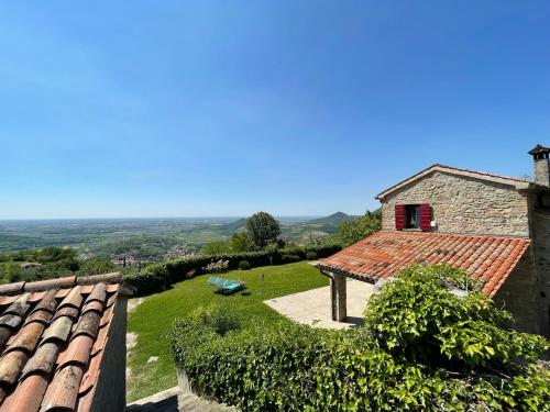 Villa degli ulivi by Holiday World — 4-Star Luxury Hotel in Arqua Petrarca, Italy