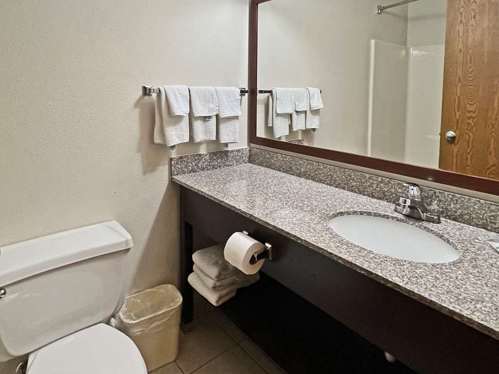 Quality Inn Mitchell I 90 - photo 16