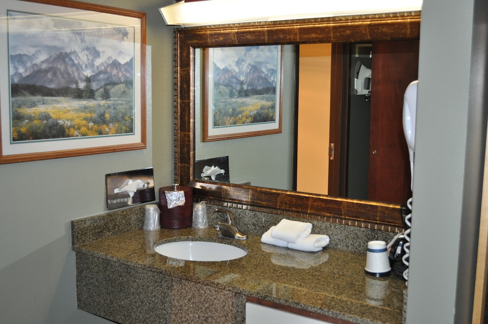 Seaport Inn and Suites - photo 14