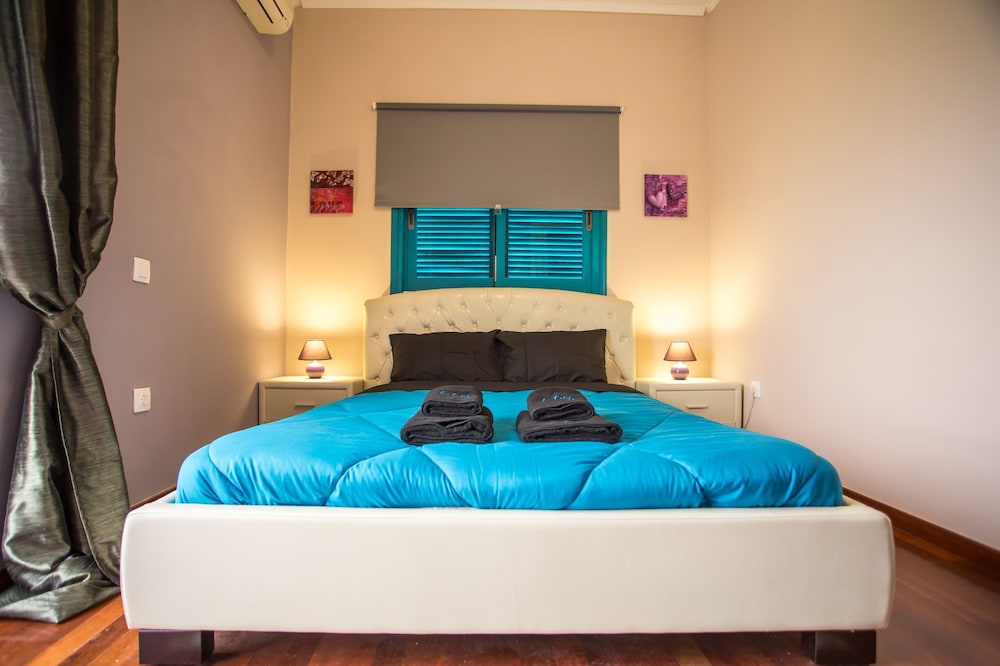 La Terra Nostra in Korinthos, Greece