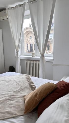 Holiday Apartments History Museum 2 rooms — 4-Star Luxury Hotel in Bucharest, Romania