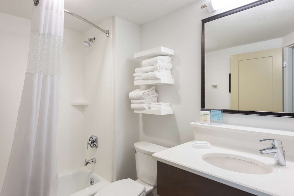 Hampton Inn Columbia - photo 24