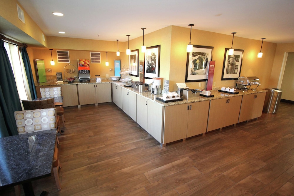 Hampton Inn Sandusky Central - photo 22
