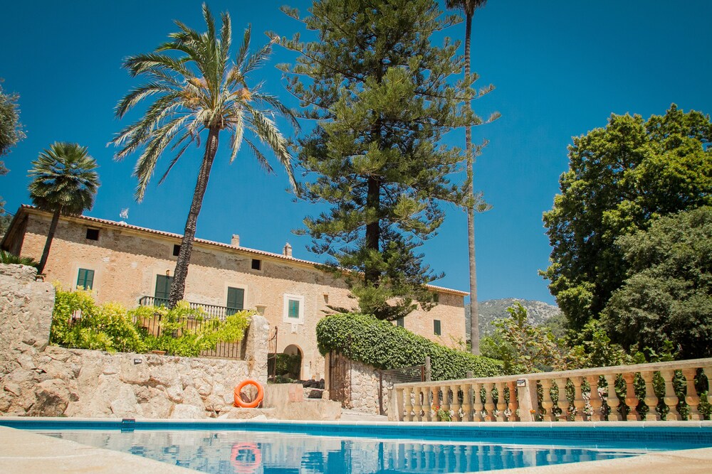 Finca Son Brondo - carbon neutral hotel in Valldemossa